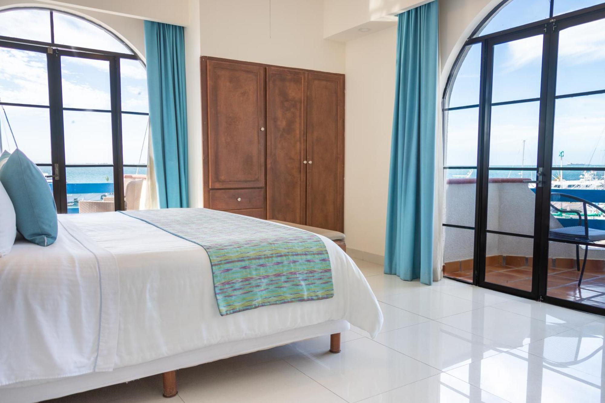 The Westmarine Waterfront Hotel La Paz Bagian luar foto